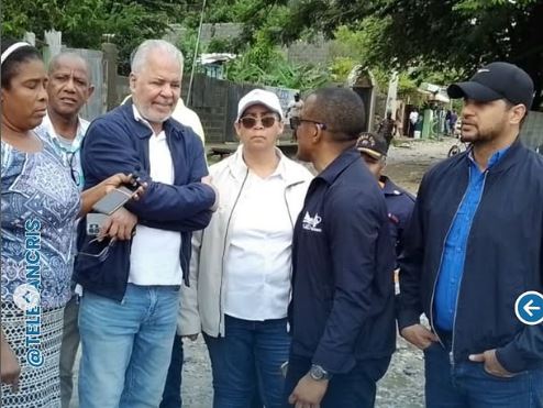 Rafael Salazar, Gustavo Lara y Jorge Carela supervisan daños en Los Pozos y El Hoyo de Yogo-Yogo en Nigua.