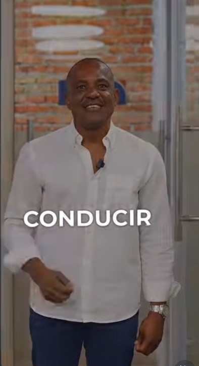 Alcalde Jorge Ortiz Carela promueve la responsabilidad vial al renovar su licencia de conducir