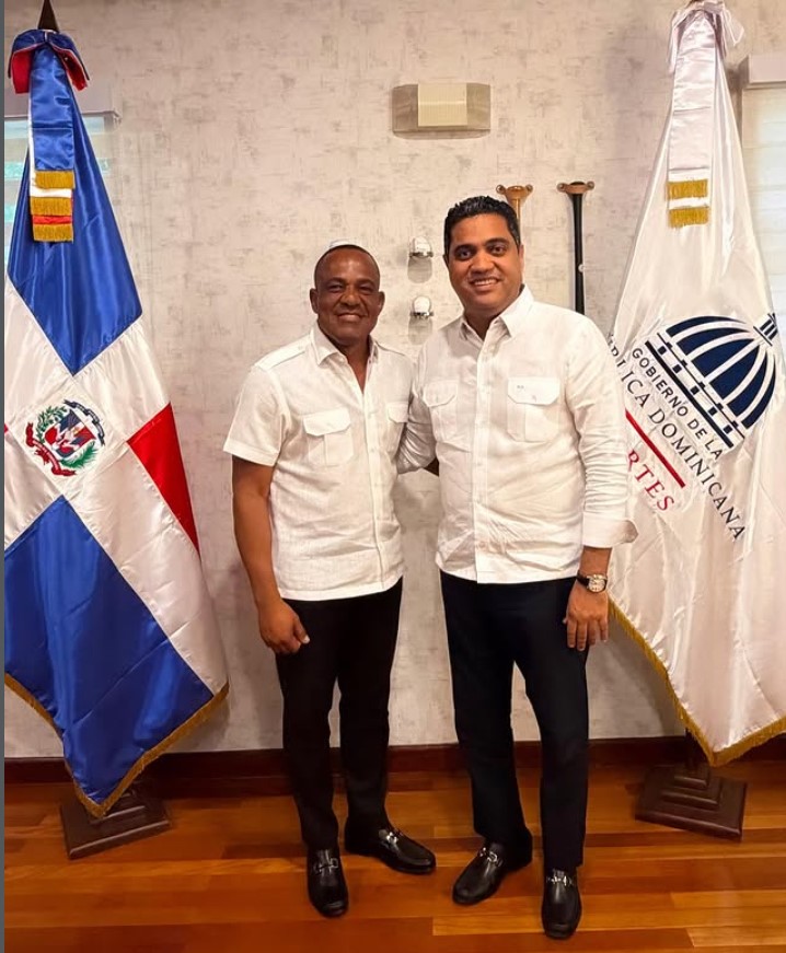 Alianza por el deporte: Alcalde Jorge Carela gestiona nuevos proyectos junto al ministro Kelvin Cruz